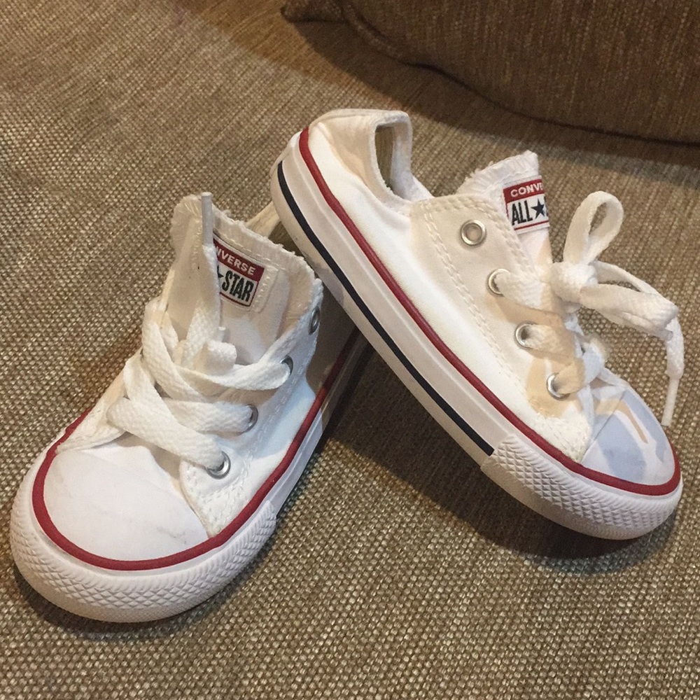 Converse low top! Toddler 8